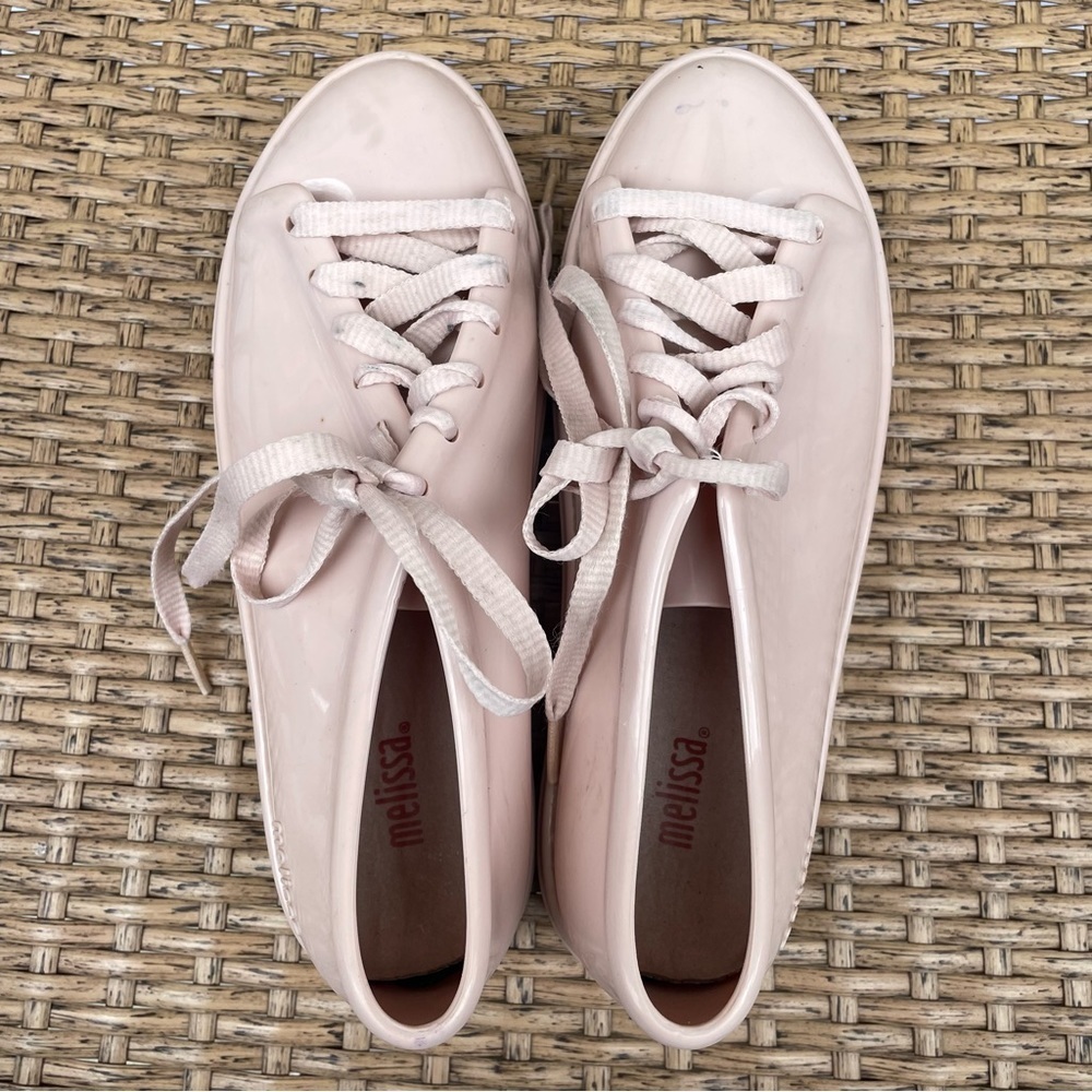 Melissa girls pink sneakers size 5